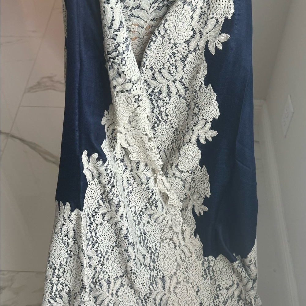 Navy with Beige Chantilly Scarf